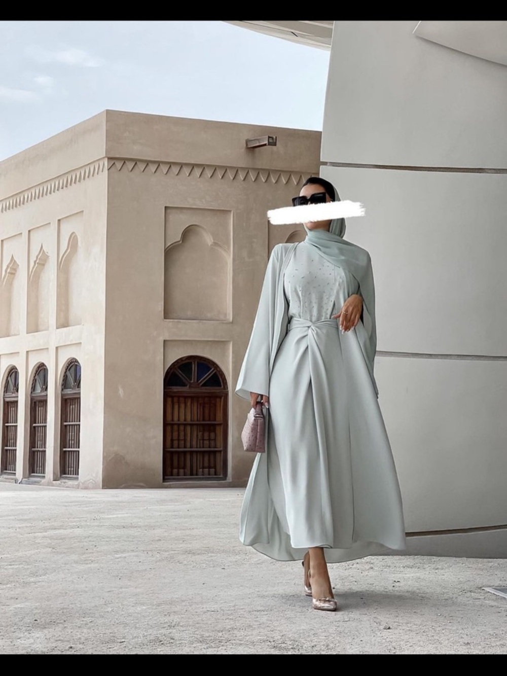 Modest dress - Picture 2 of 6
